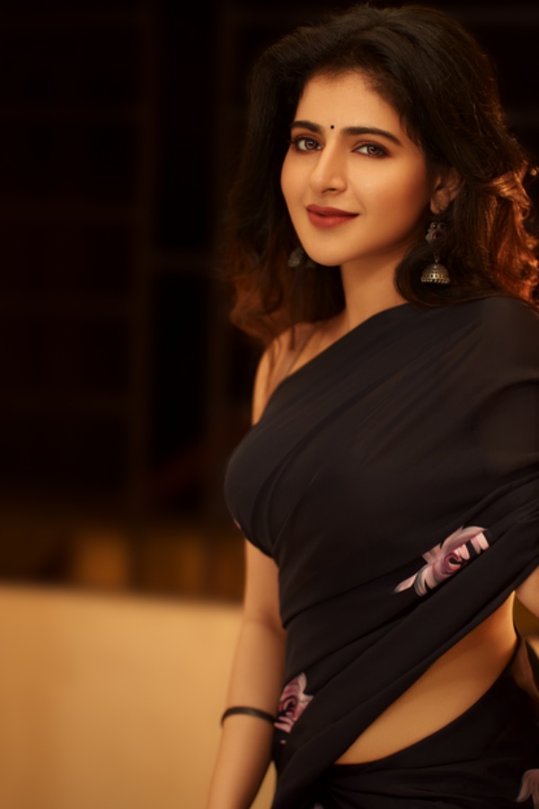 Tamil actress iswarya menons salary for spy movie