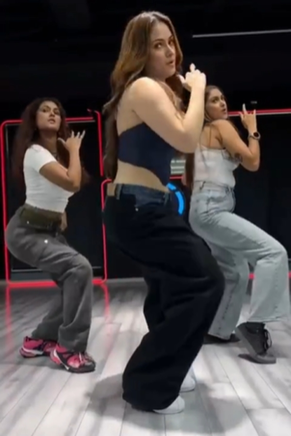 Tamannaah video on Kavaala song edited with Simran and Kajal aggarwal with the help of AI Tamannaah video on Kavaala song edited with Simran and Kajal aggarwal with the help of AI