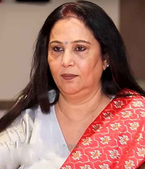 actress geetha said about puthu puthu arthangal movie Shooting spot experience