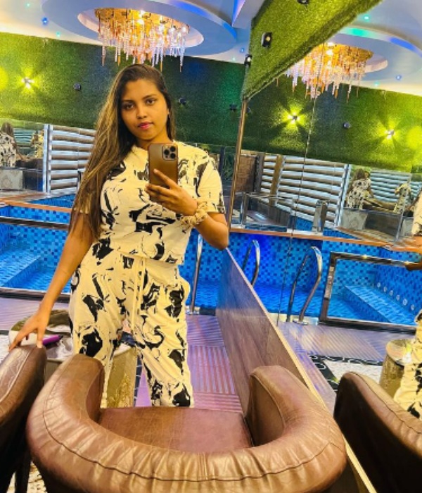 tik tok elakkiya stunning pics trending on social media 