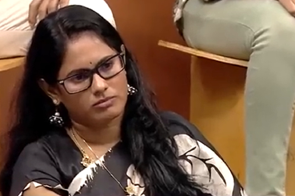 Netizens Trolled Actress Rekha Nair due Her Speech in Debate show 