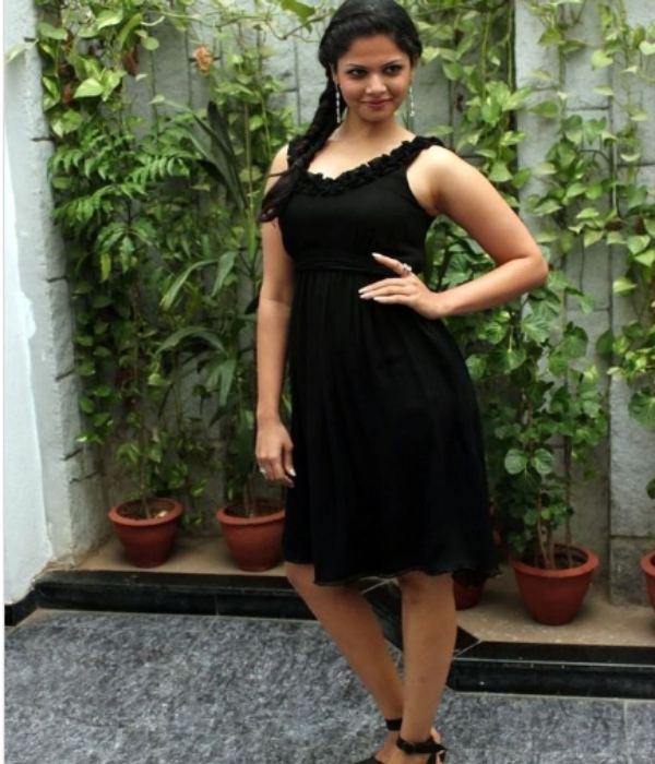 Shiva Manasula Sakthi Actress Anuya Bhagwat Latest Photos