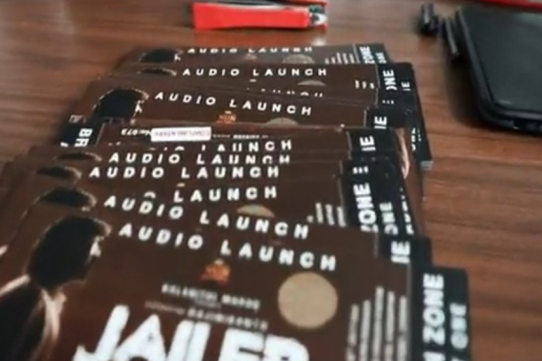 Actor Rajinikanth returns from Maldives to chennai after his vacation trip