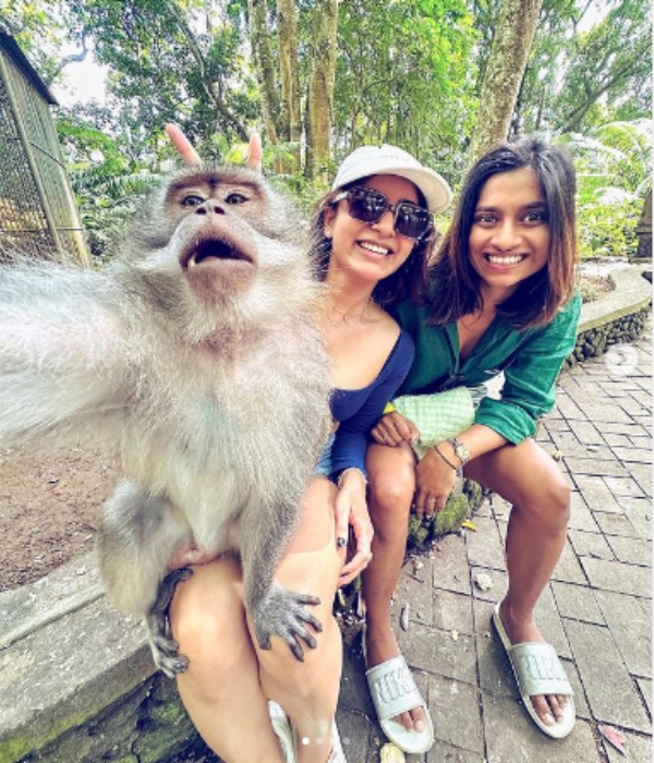 Samantha shares a cute selfie with monkey at Bali Island 