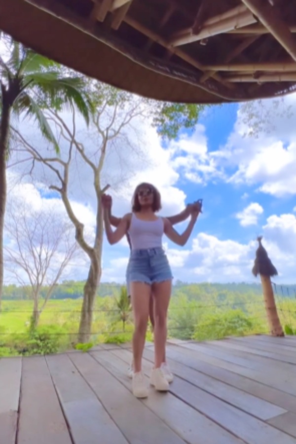 Samantha shares her latest dance video at Bali 