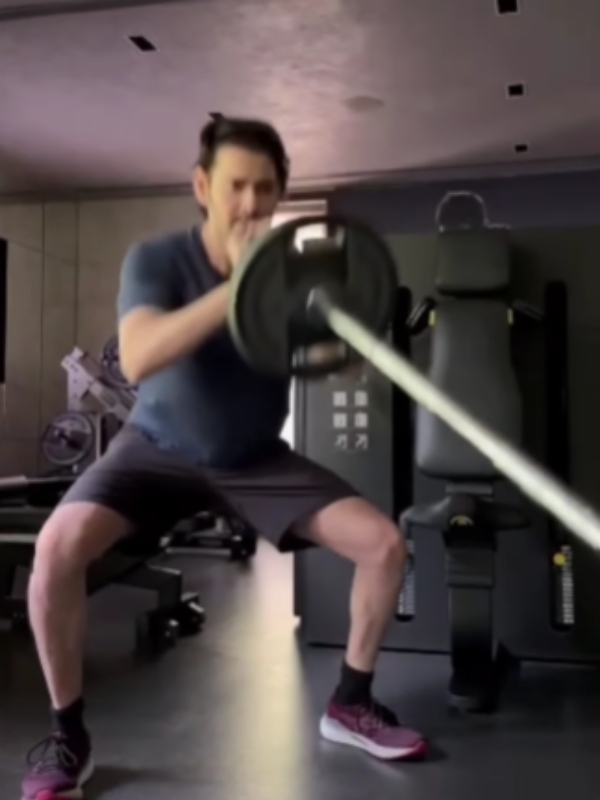 Mahesh Babu doing running and heavy workout for Rajamoulis next movie 