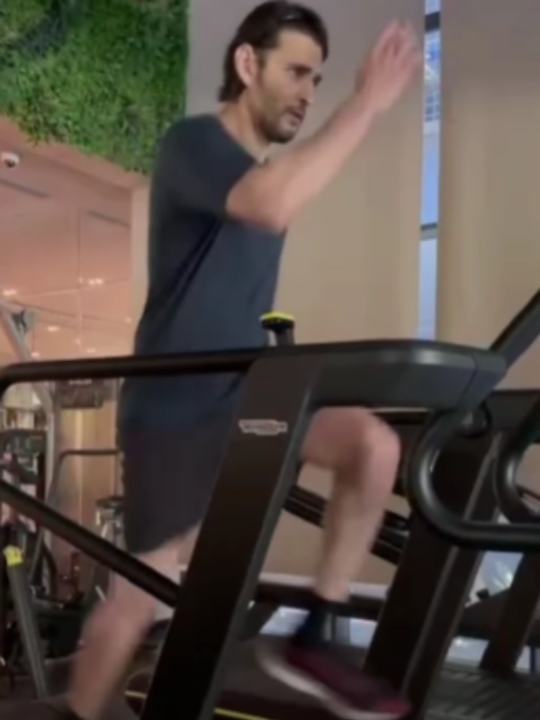 Mahesh Babu doing running and heavy workout for Rajamoulis next movie 