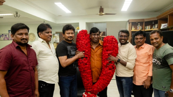 Vadivelu: Udhayanidhi thanked Vadivelu for the success of Maamannan Vadivelu: Udhayanidhi thanked Vadivelu for the success of Maamannan