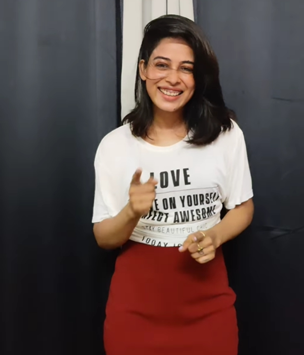 Iravin Nizhal actress Sai Priyanka Ruth grooves for Kaavaala dance and gets trolled 