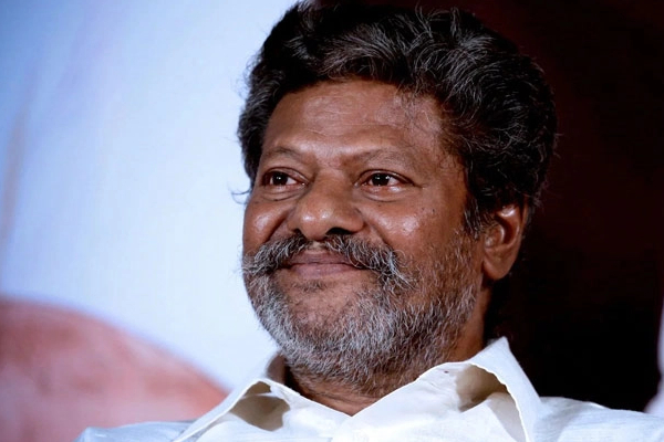 En Rasavin Manasile Actor Rajkiran did not even go to the death of his parents