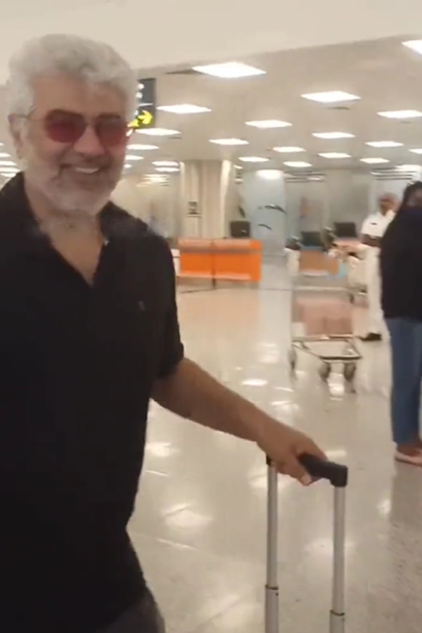 Actor Ajiths Recent video in Airport makes fans more happy Actor Ajiths Recent video in Airport makes fans more happy