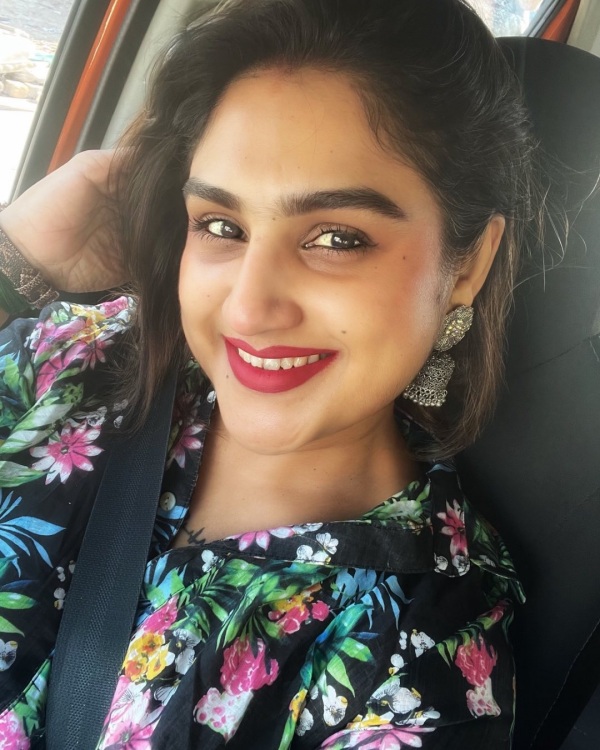 Actor Mohan turns Zomato delivery man for Haraa movie and Vanitha Vijayakumar shares a lovely pic Actor Mohan turns Zomato delivery man for Haraa movie and Vanitha Vijayakumar shares a lovely pic