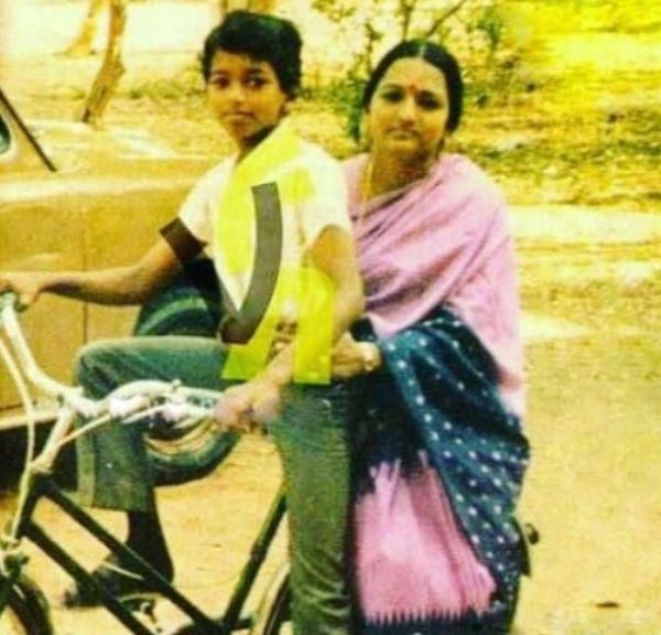 Vijay: Actor Vijay riding a bicycle with his mother is trending