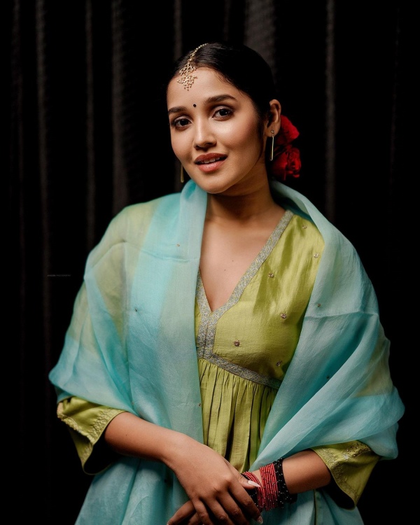 Ajith reel daughter anikha surendran instagram post 