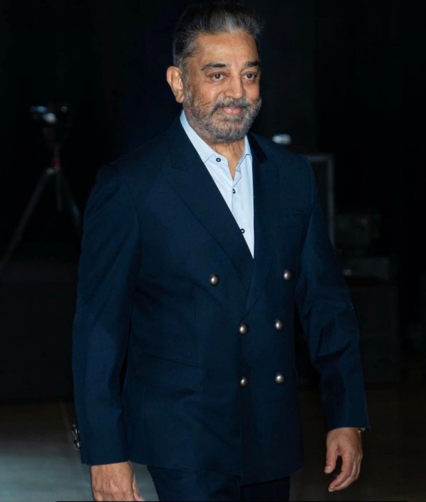  Kamal: Ulaga Nayagan Kamals new photo from America is trending now 