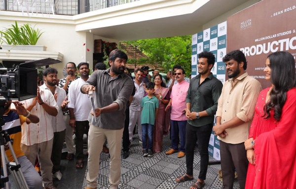  Vijay Sethupathi started the shooting of Manikandans new film 