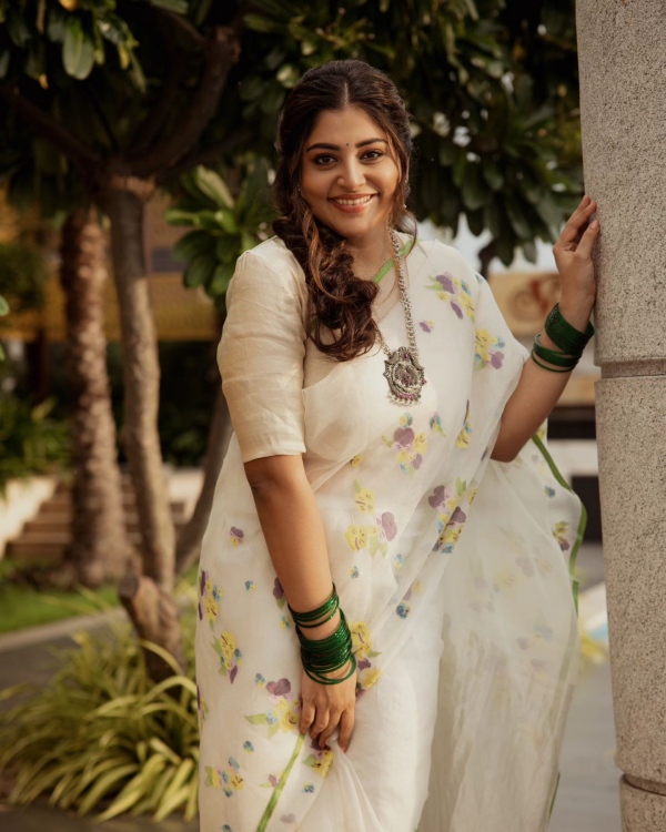 Actress manjima mohan onam special photoshoot