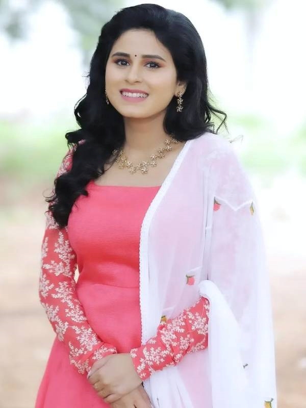 Actress Rithika out from Vijay TVs Baakiyalakshmi serial and fans shock