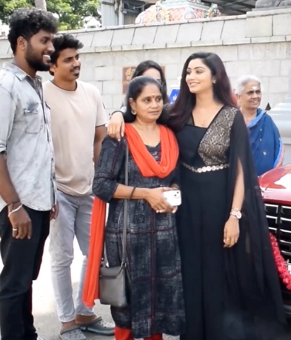 Samyutha buys new swanky Car and gives a befitting reply to her haters 