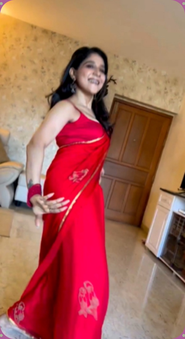 Sakshi Agarwal wears red saree and grooves for Rules Ranjan song