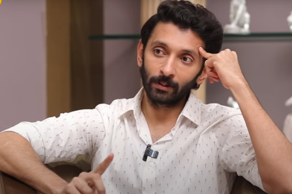 Actor Vasanth Ravi Hails Rajinikanth and points out his appreciation on his previous movies