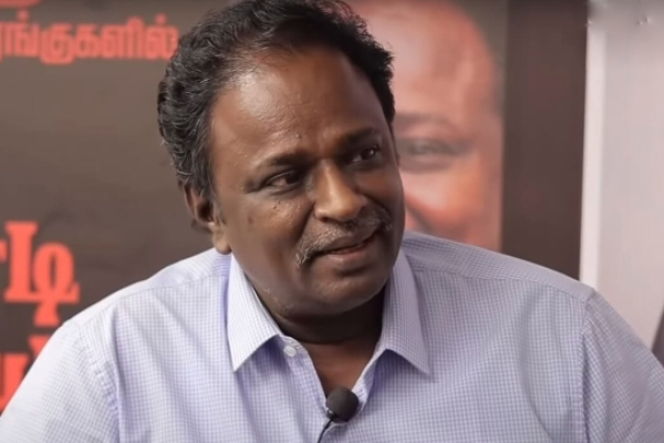 Blue Sattai Maran: Blue Sattai Maran trolled the collection of Varisu and Thunivu films Blue Sattai Maran: Blue Sattai Maran trolled the collection of Varisu and Thunivu films