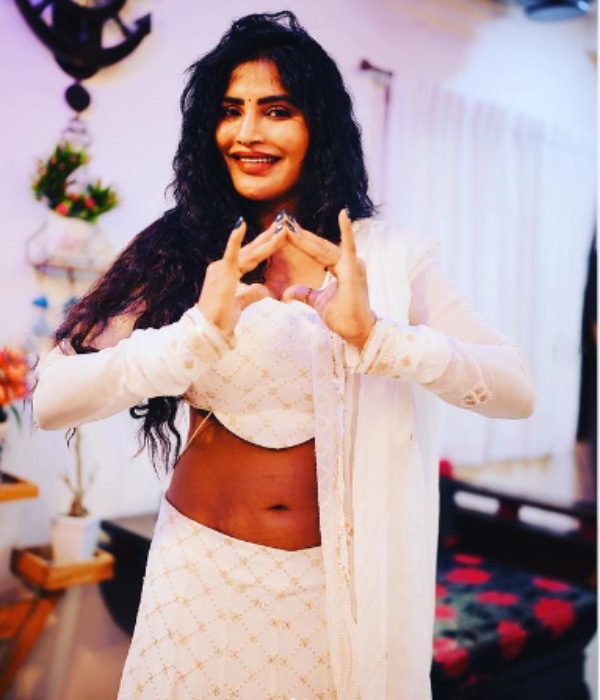 Director Ram Gopal Varmas movie heroine Sri Rapaka bold comments about before marriage relationship