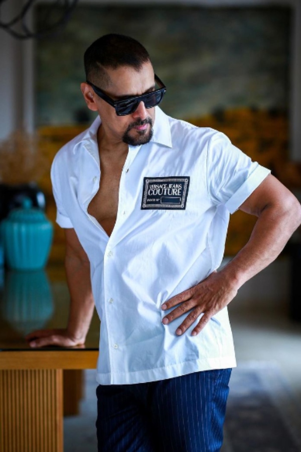 thangalaan Hero Actor Vikram mass look photos trending on social media