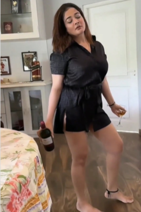 Gemini movie heroine kiran instagram post treinding on social media 