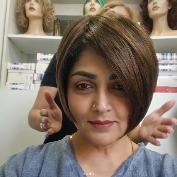 Khushbu Sundar new hairstyle and look stuns co actress
