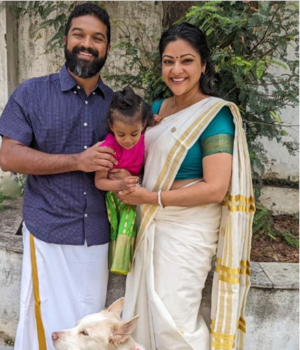 Actress Abhirami Onam festival is being celebrated as a festival Actress Abhirami Onam festival is being celebrated as a festival