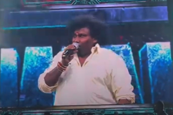 Actor Yogi babu hails director Atlee in Pre release function of Jawan movie