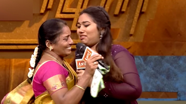 Tamizha Tamizha Show August 27th promo discussion on Friendly Mother-in-laws VS Lovely Daughter-in-laws Tamizha Tamizha Show August 27th promo discussion on Friendly Mother-in-laws VS Lovely Daughter-in-laws