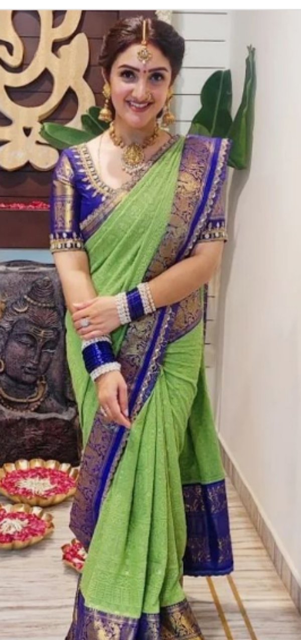 Vijayakumar daughter sridevi vijayakumar silk saree latest photos