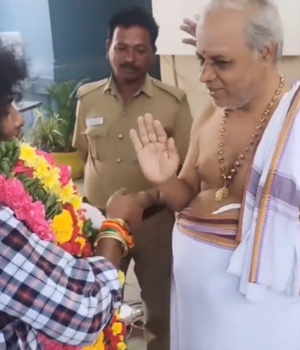  A video of actor Yogi Babu being humiliated in a Murugan temple 