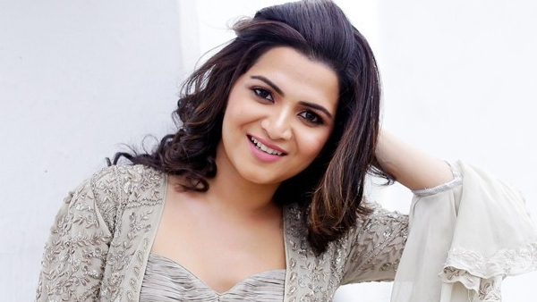 Vijay TV Anchor DD revealed her favourite hero and the person she wants to marry