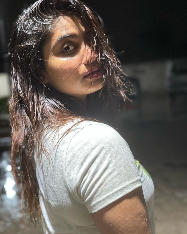 Netizens trolls Shivani Narayanans rain dance 