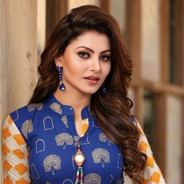 The legend movie actress urvashi rautela gets a salary of 3 crores for an item song