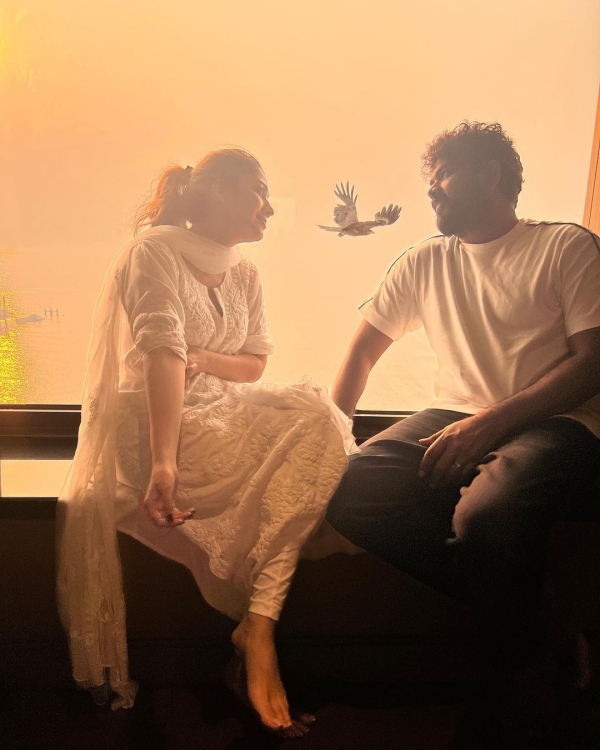 Director Vignesh shivan shared new post in Instagram with his wife Nayanthara