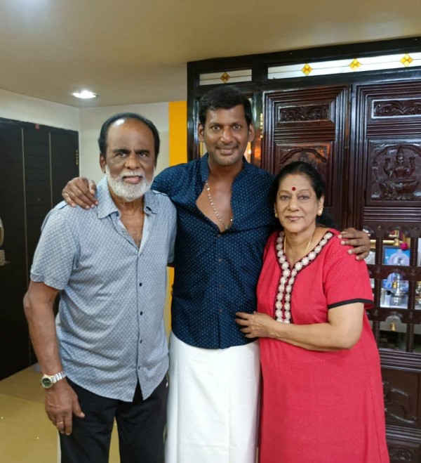  Vishal: Vishal celebrates Birthday with his parents