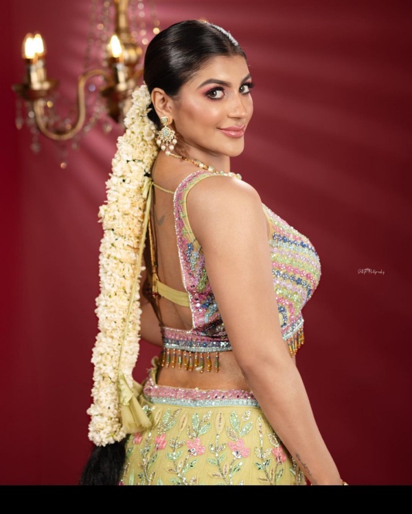 Yashika Anand gets badly trolled for her latest instagram photos