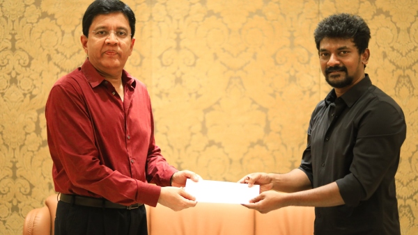 To celebrate the success of Jailer movie Sun pictures Kalanidhi maran gave cheque to Nelson dilipkumar