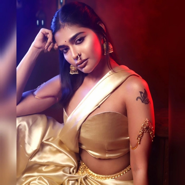 Actress dharsha gupta gracious look photos trending on social media 