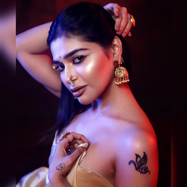 Actress dharsha gupta gracious look photos trending on social media 