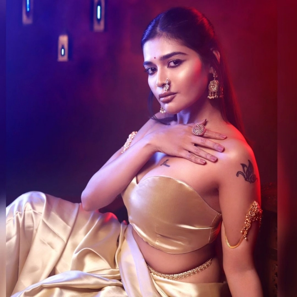 Actress dharsha gupta gracious look photos trending on social media 