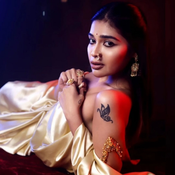Actress dharsha gupta gracious look photos trending on social media 