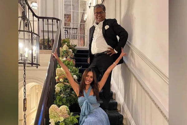 IPL founder Lalit Modi is Dating Supermodel Ujjwala Raut