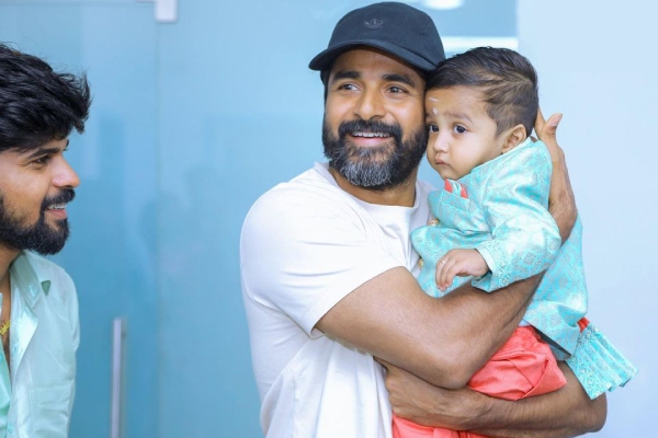  Ayalaan: Sivakarthikeyans Ayalaan fan made poster is trending now