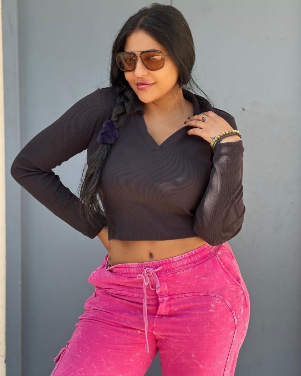 Actress Reshma Pasupuletis perfect answer about wearing modern dress