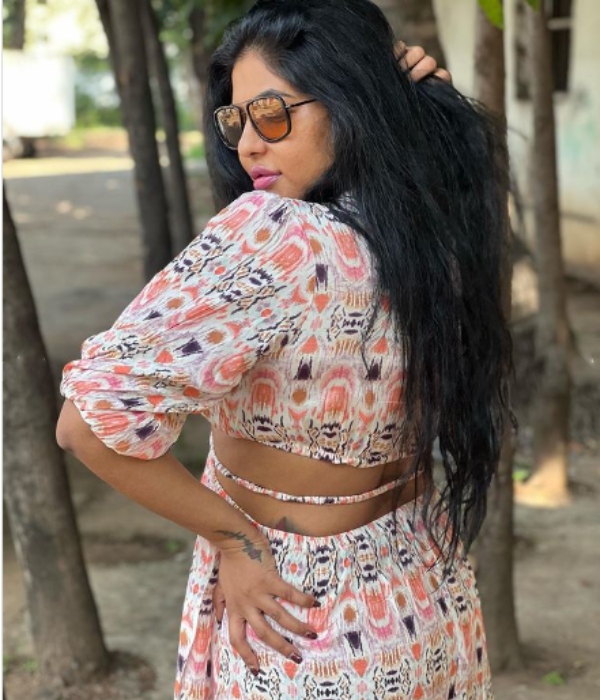 Tamil cinema actress Reshma Pasupuleti latest pics